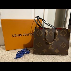 SOLD! Louis Vuitton ONTHEGO GM bag!